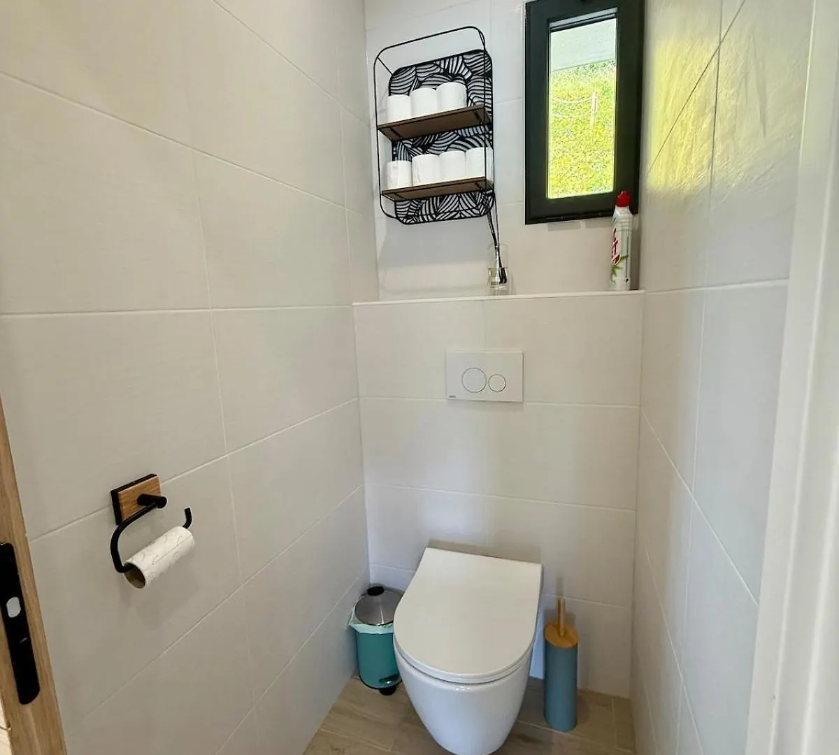 La Maison Du Lac Sleeps 10 And Has Air Conditioning Talloires Villa