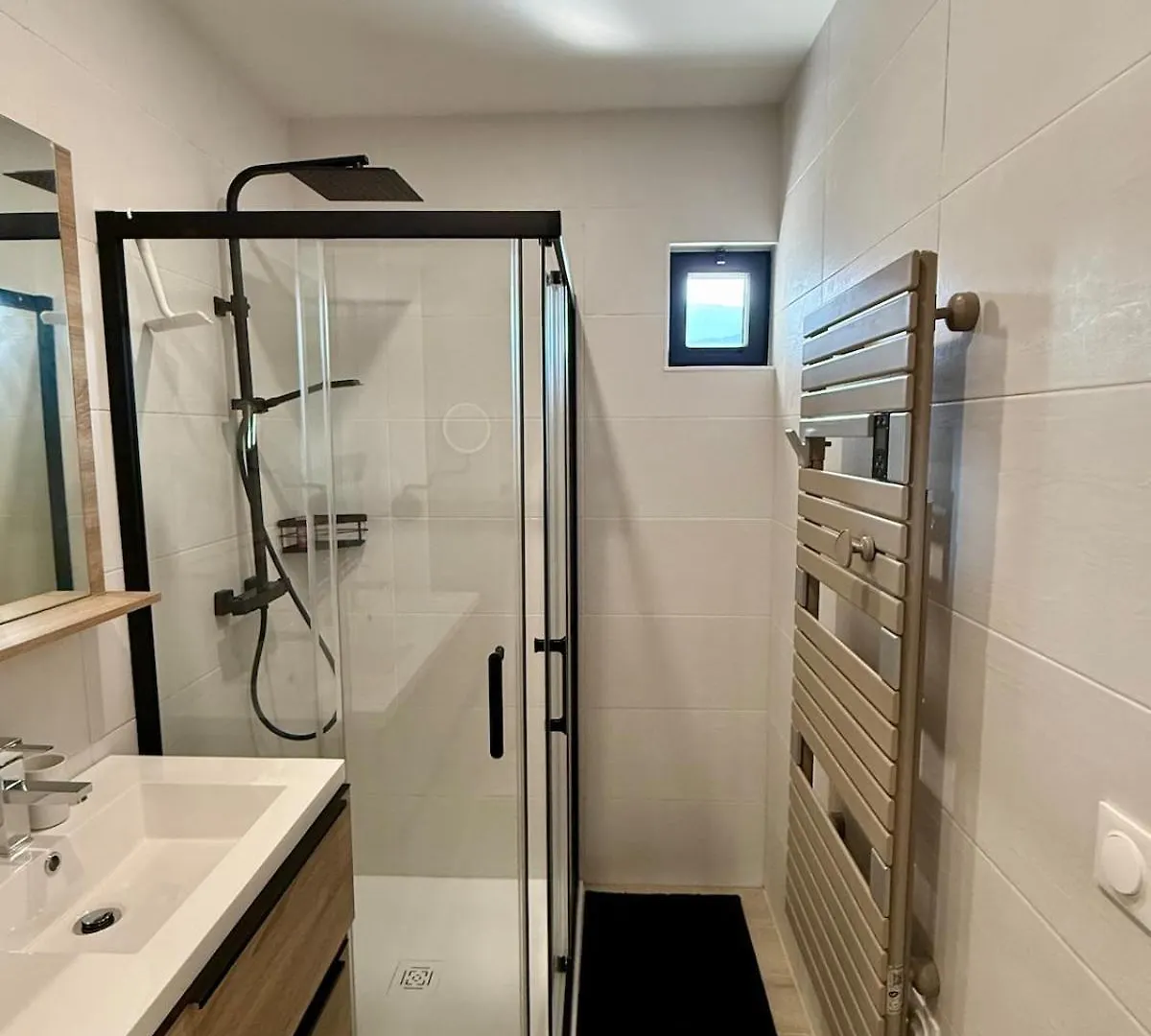 La Maison Du Lac Sleeps 10 And Has Air Conditioning Talloires 0*,